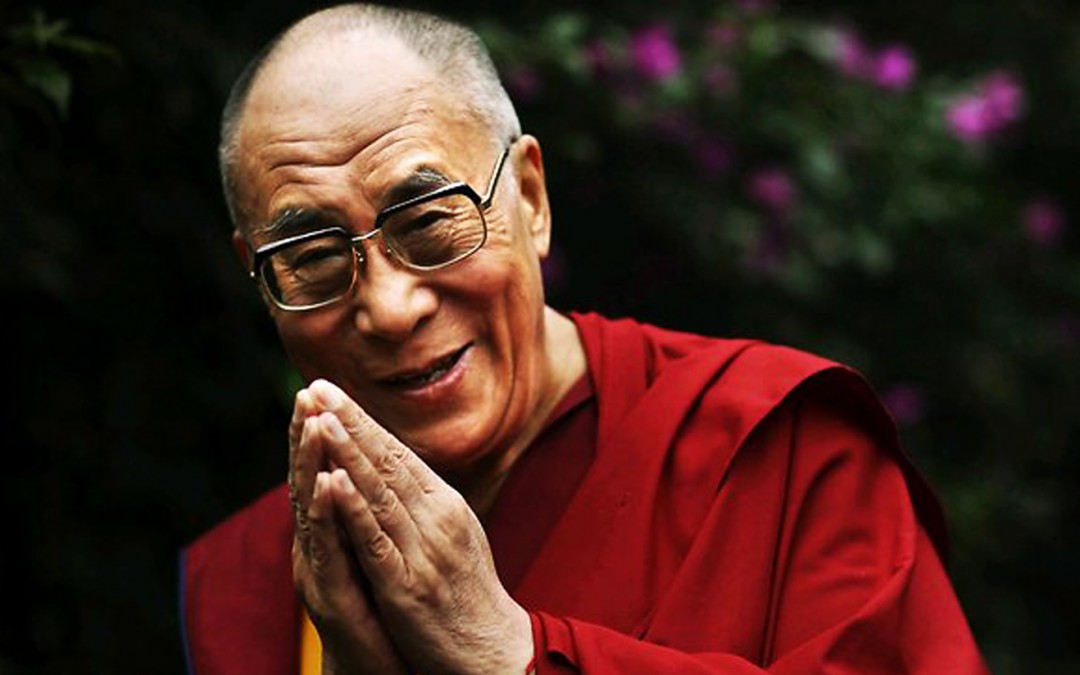 Les mots percutants du Dalaï Lama, à propos du lavage de cerveau en masse de la société