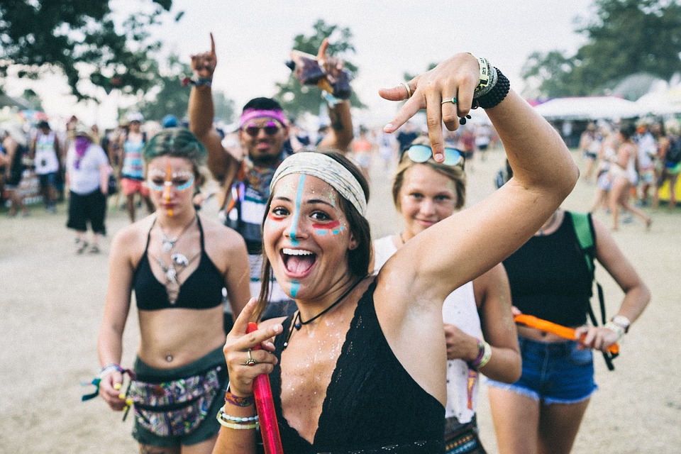 Le premier festival « réservé aux femmes » voit le jour en Suède | La  Relève et La Peste