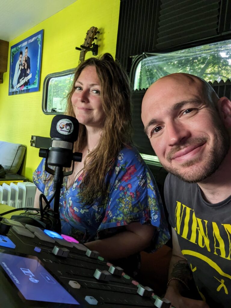 Anne-Sophie Supiot et Greg Vacher, l'équipe du podcast "Le Plein de Sens"