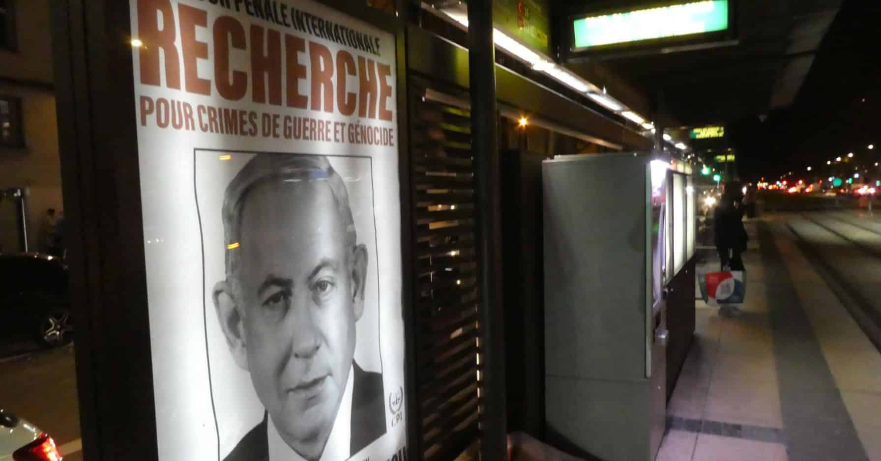 Quatre militants ont passé 42h en garde-à-vue pour avoir dénoncé le génocide de Gaza sur des panneaux publicitaires
